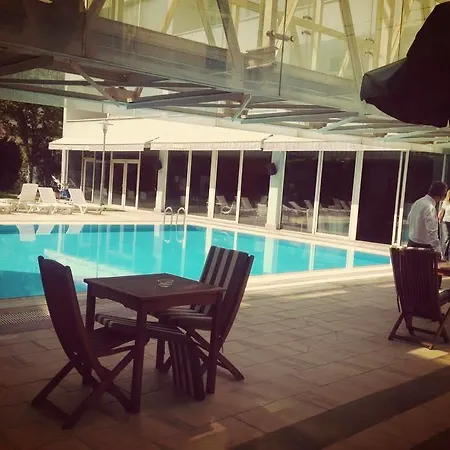 Capital Plaza Hotel 4*