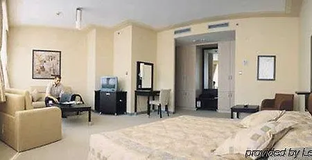 Capital Plaza Hotel 4*