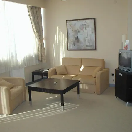 Hotel Capital Plaza 4*