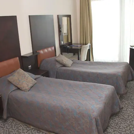 Hotel Capital Plaza 4*